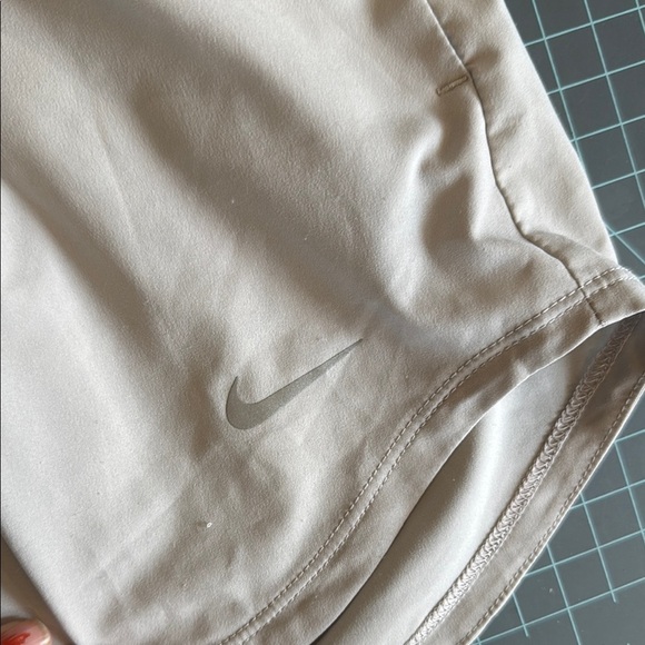 Nike High Waist Cream Shorts - Picture 4 of 6
